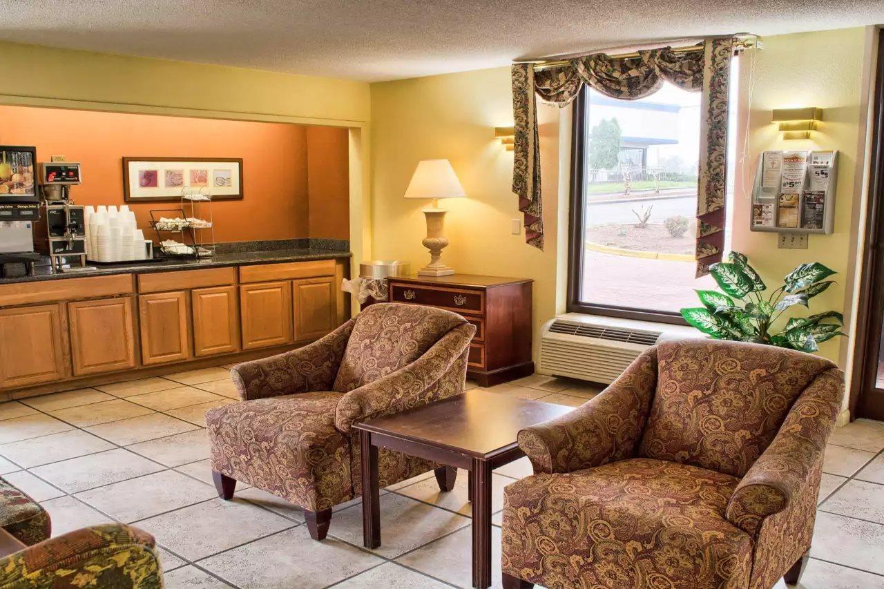 Econo Lodge Richmond Kültér fotó